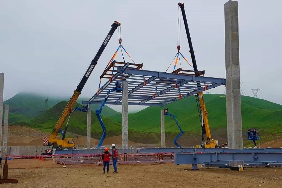 Montaje de estructuras metálicas en Tándem